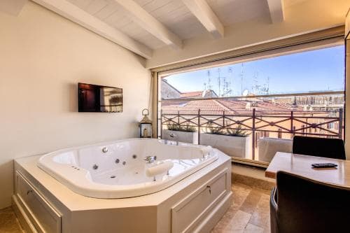 Hotel Domus Mea