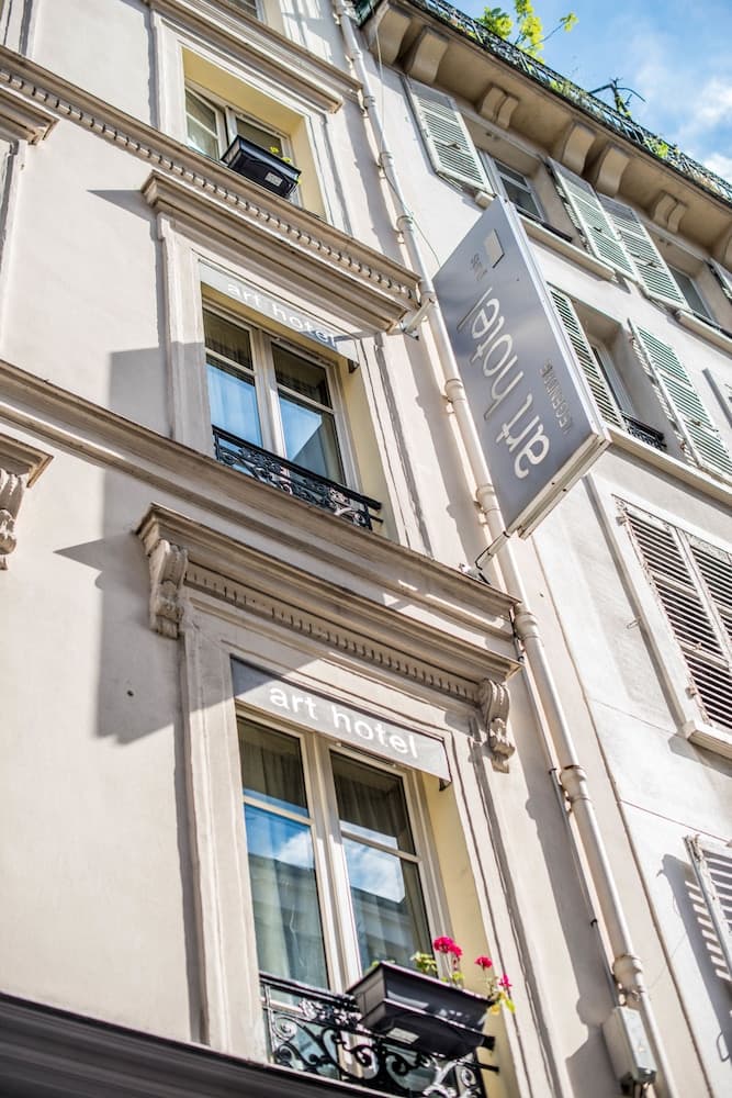 Art Hotel Batignolles