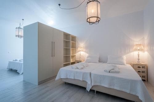 Thoas Residences