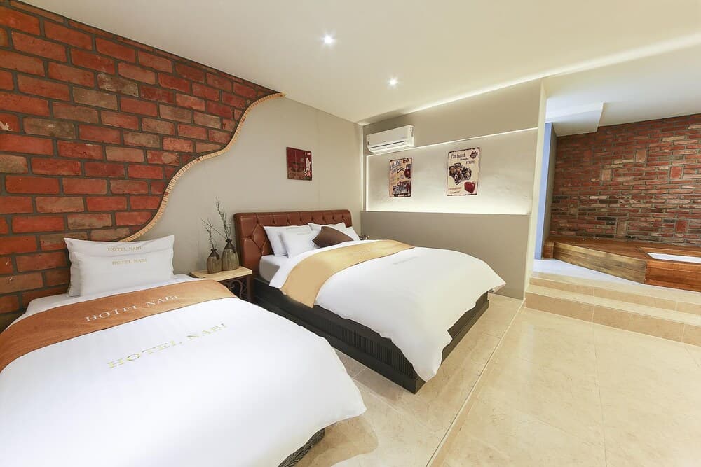 Nabi Hotel