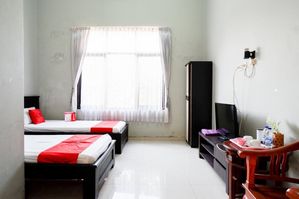 RedDoorz Syariah near Menara Kudus