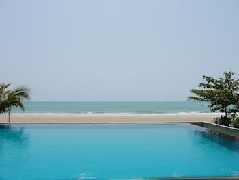 Villa Ravadee Resort