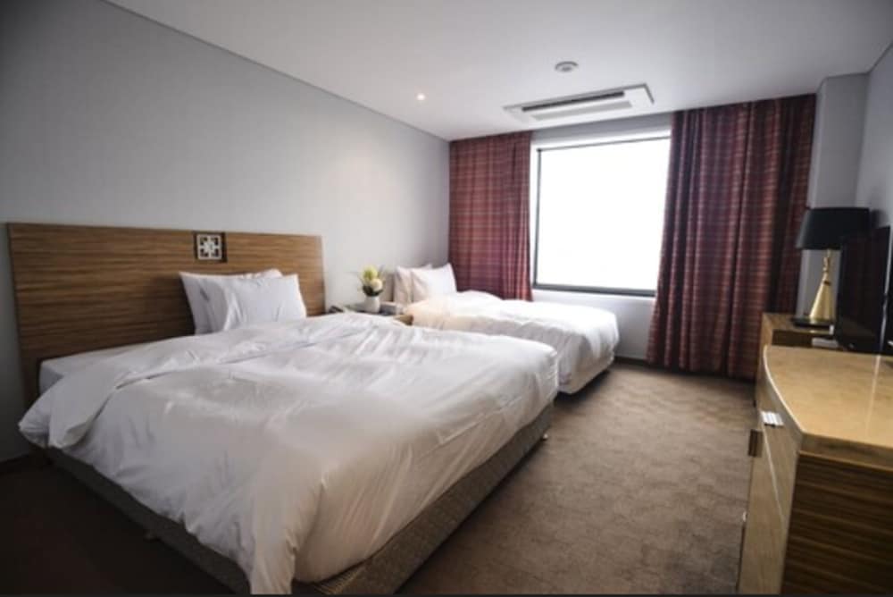 Philos Hotel