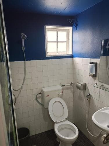 CH Travellers Inn