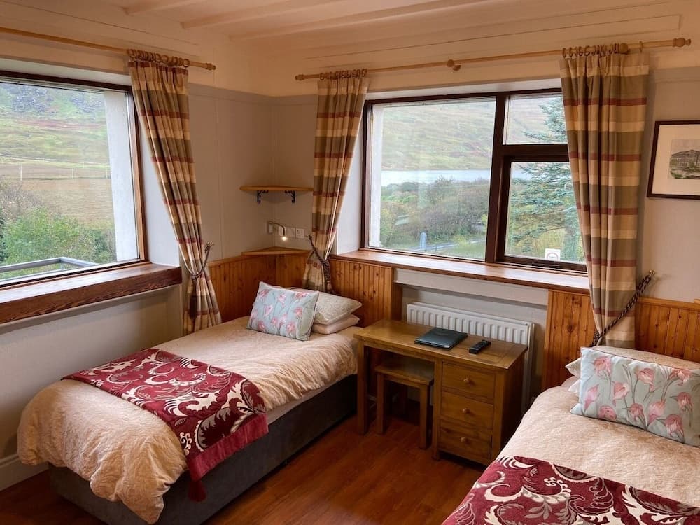 Kylemore Pass Hotel