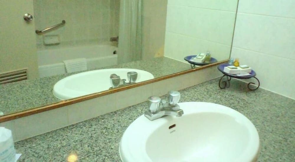 Tarin Hotel