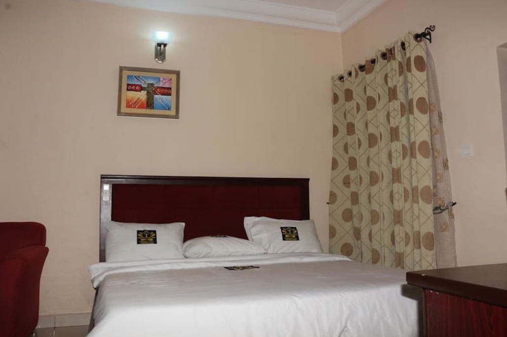 TommsVille Hotels