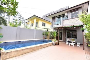 Baan Roi Lan