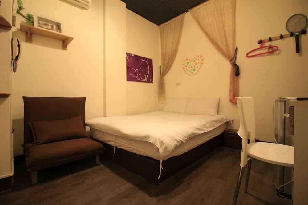 Fengjia Backers Hostel