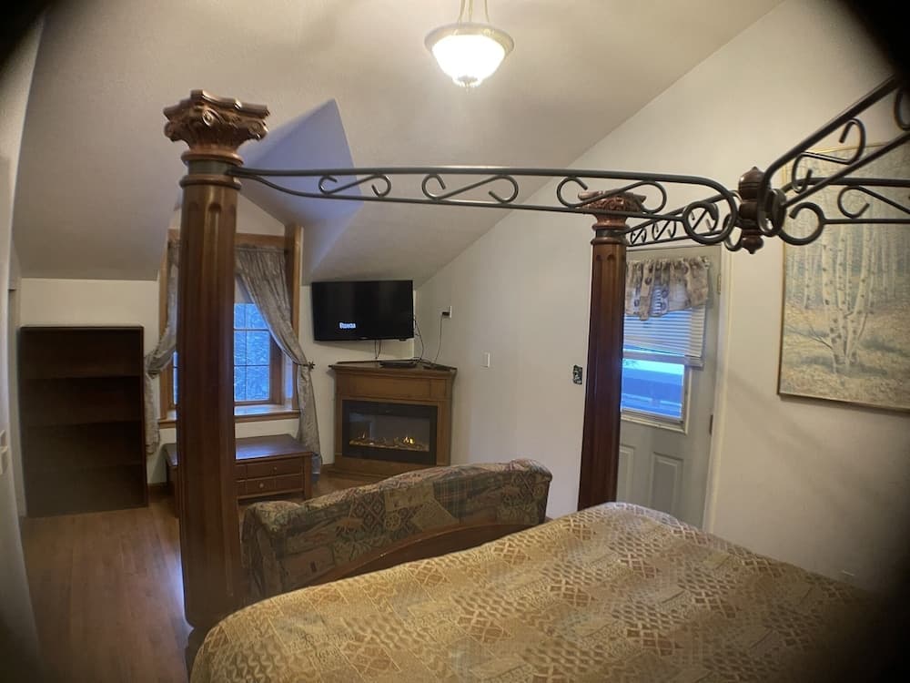 7 Gables Inn & Suites