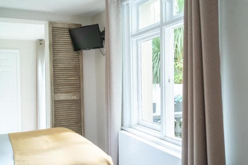 INNit Hotel - Marina House