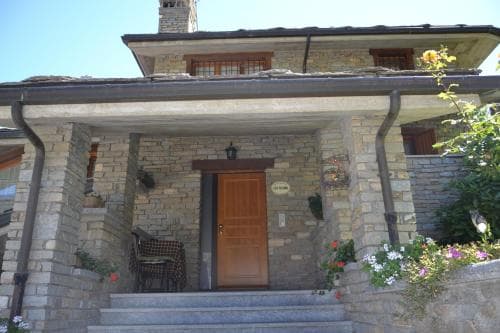 Les Fleurs Bed And Breakfast