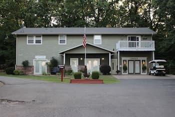 Candlewyck Cove Resort