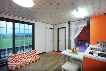 Seongmodorainbow Pension