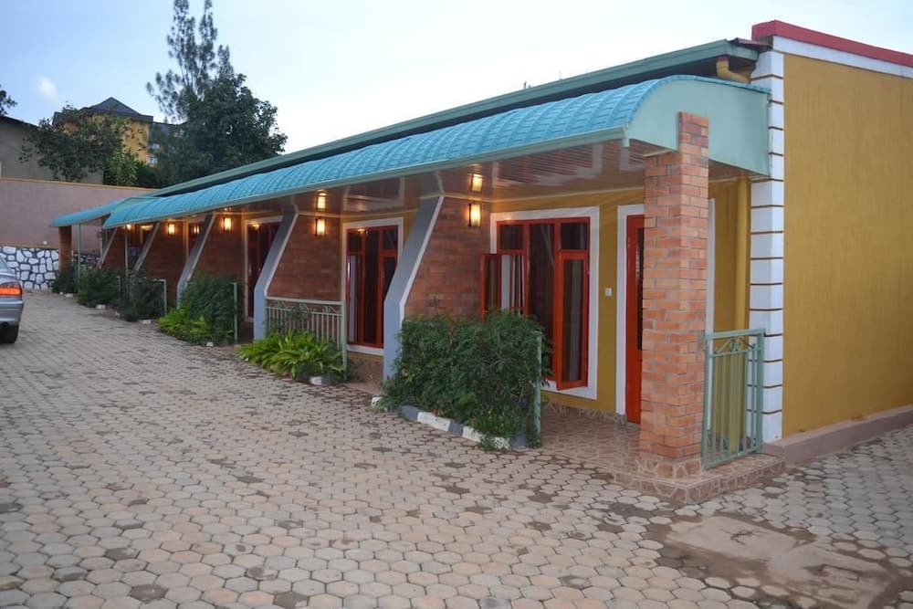 Wailers Lodge