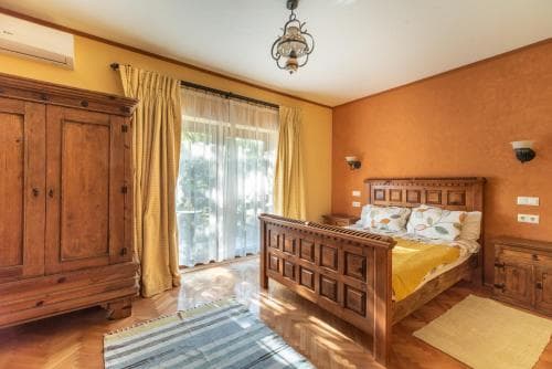 Corona Villa