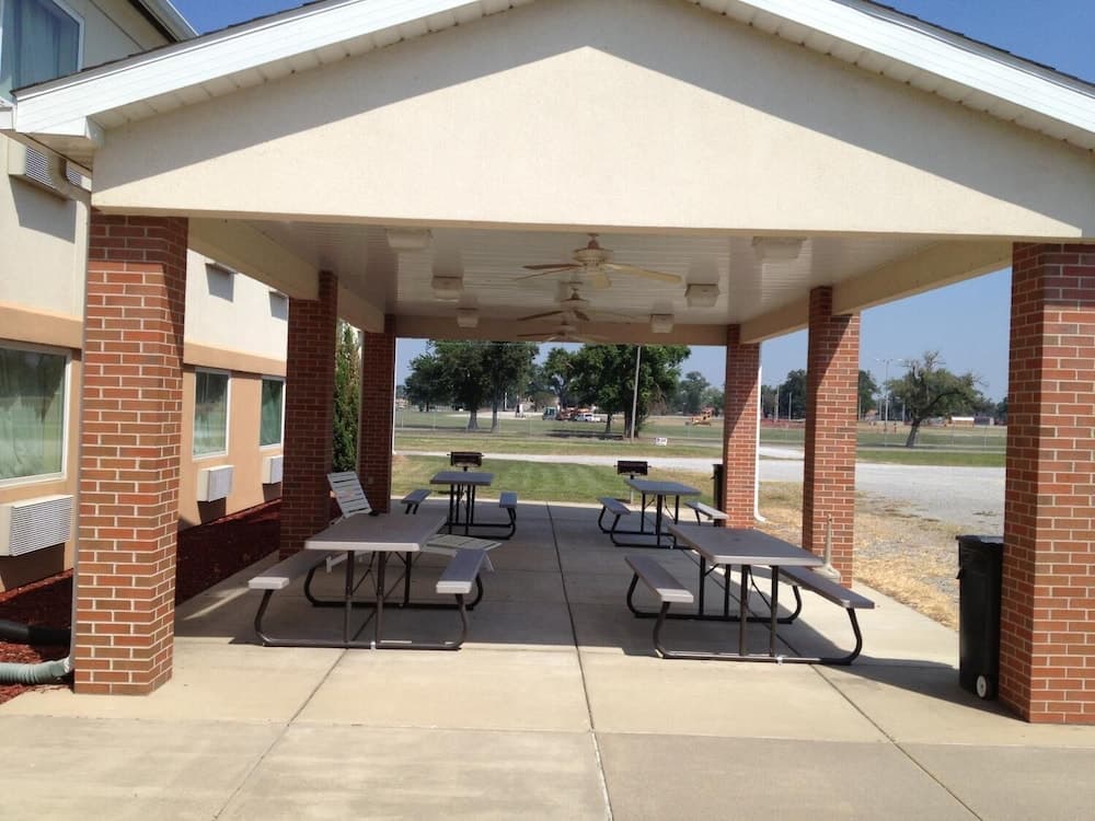 Fairgrounds Inn