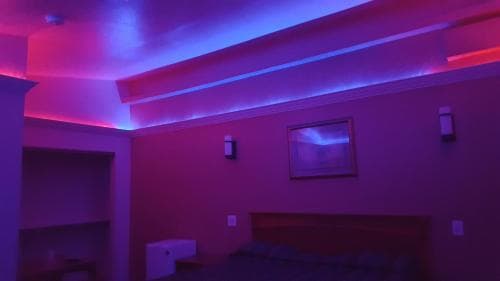 Deluxe Motel