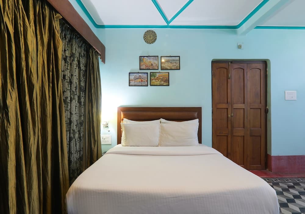 Fabhotel East View