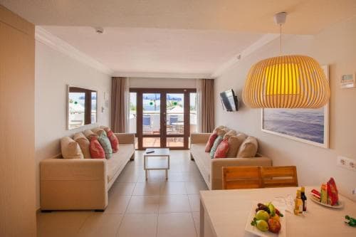 Flamingo Beach Resort