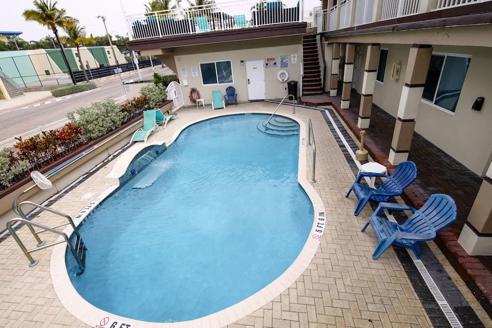 Caribbean Resort Suites