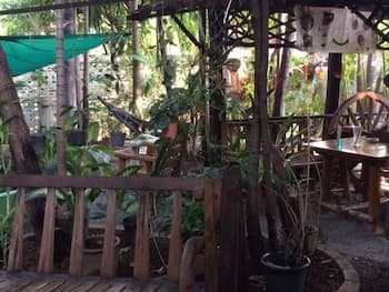 Chok Dee Guesthouse