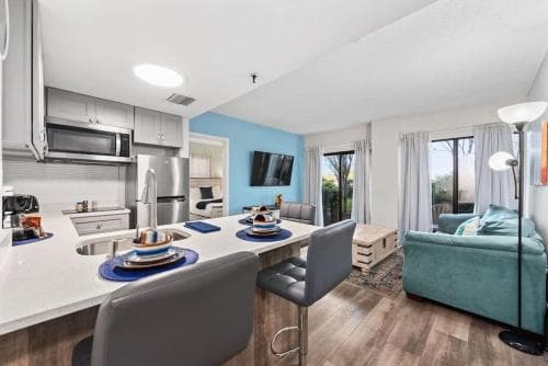 The Enclave Hotel & Suites