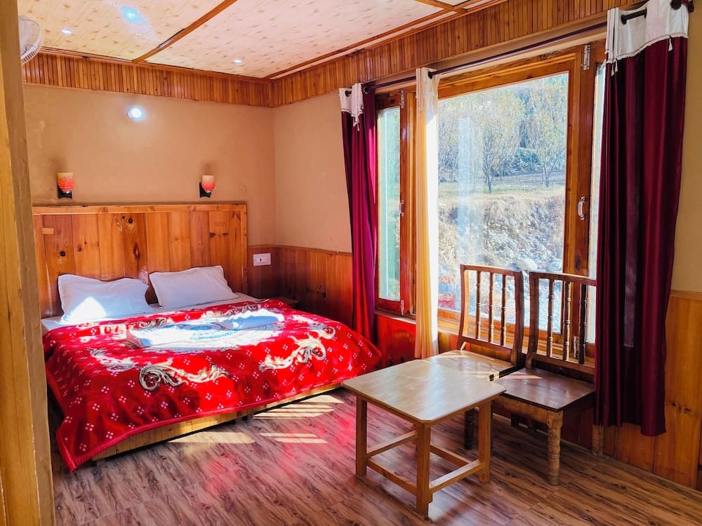 Tirthan Riverside Cottage