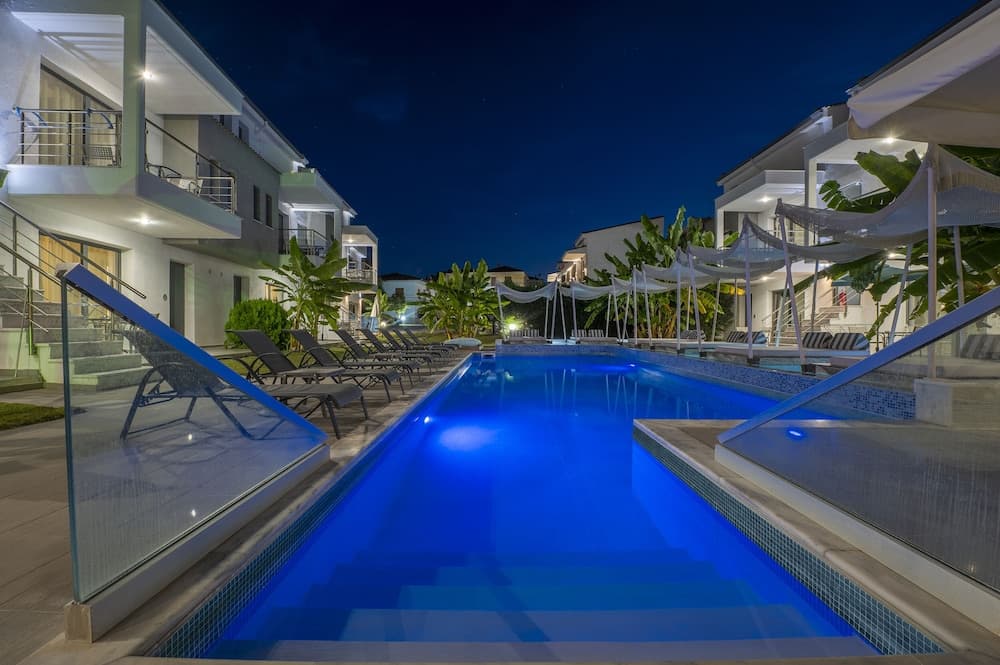 Adonis Village
