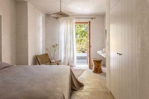 Om Living Pelion