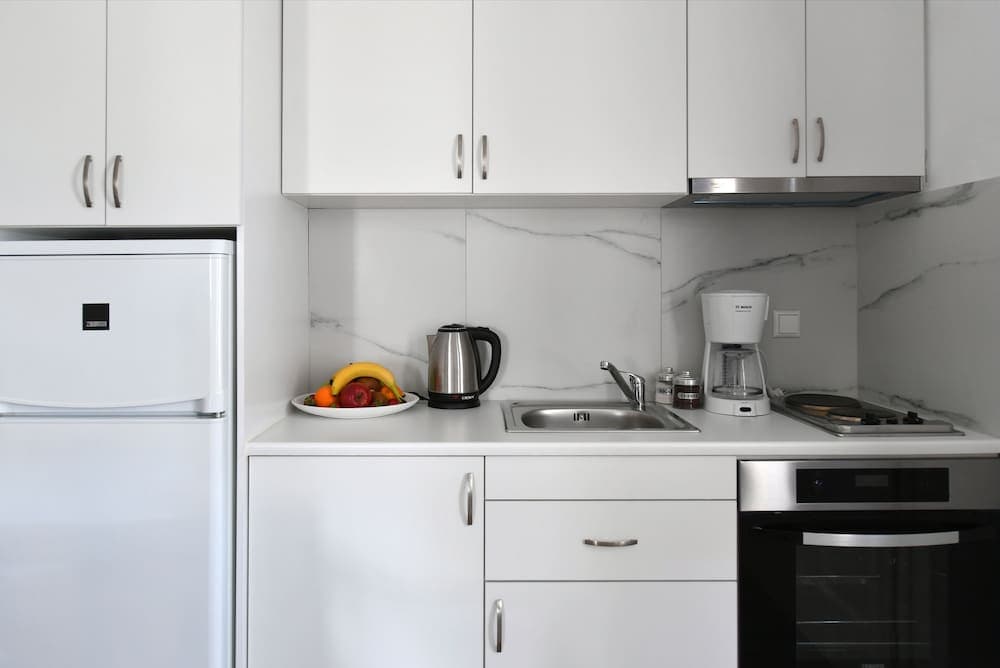 Agrabeli Studios & Apts
