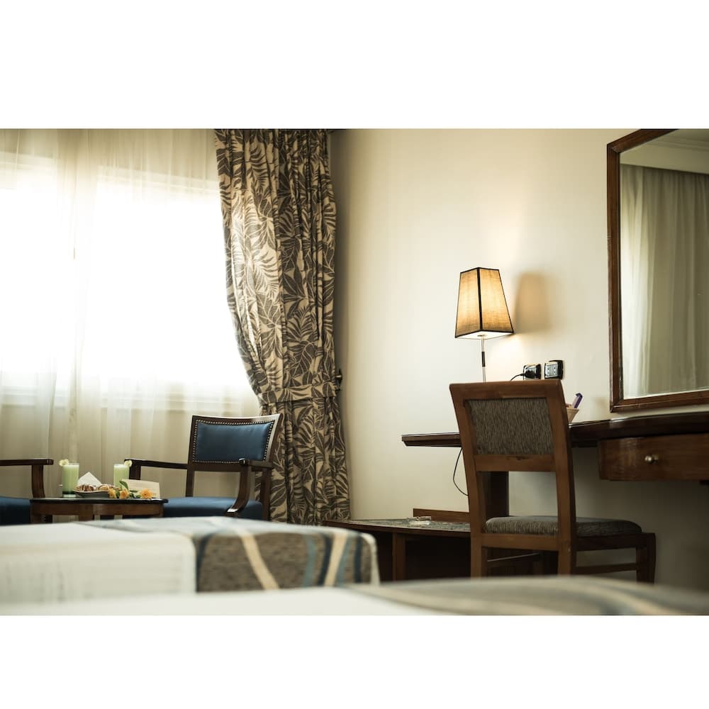 Cherry Maryski Hotel