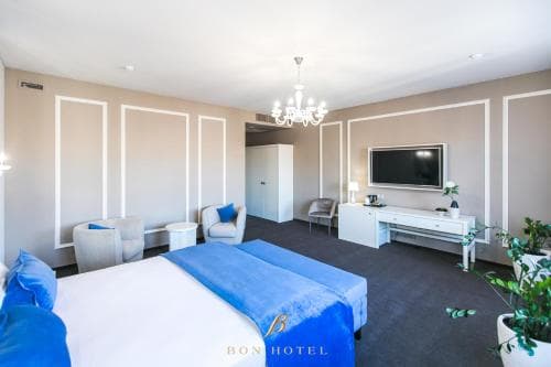 Bon Hotel