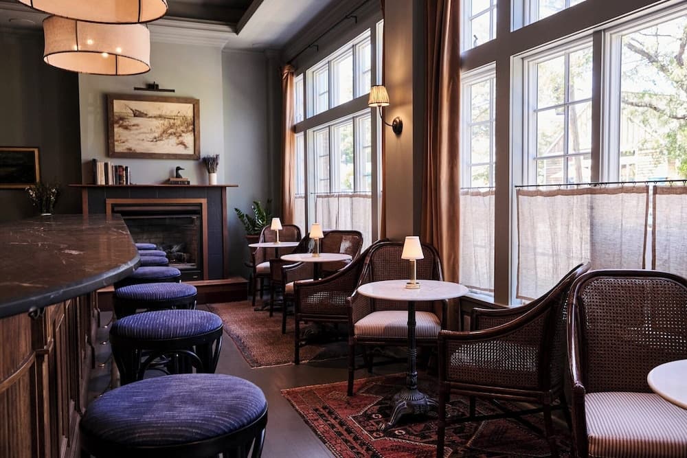 The Harbor Front Inn