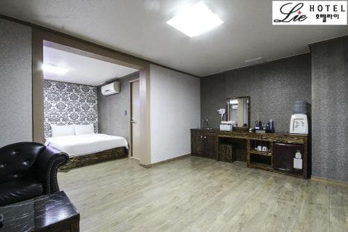 Hotel Lie