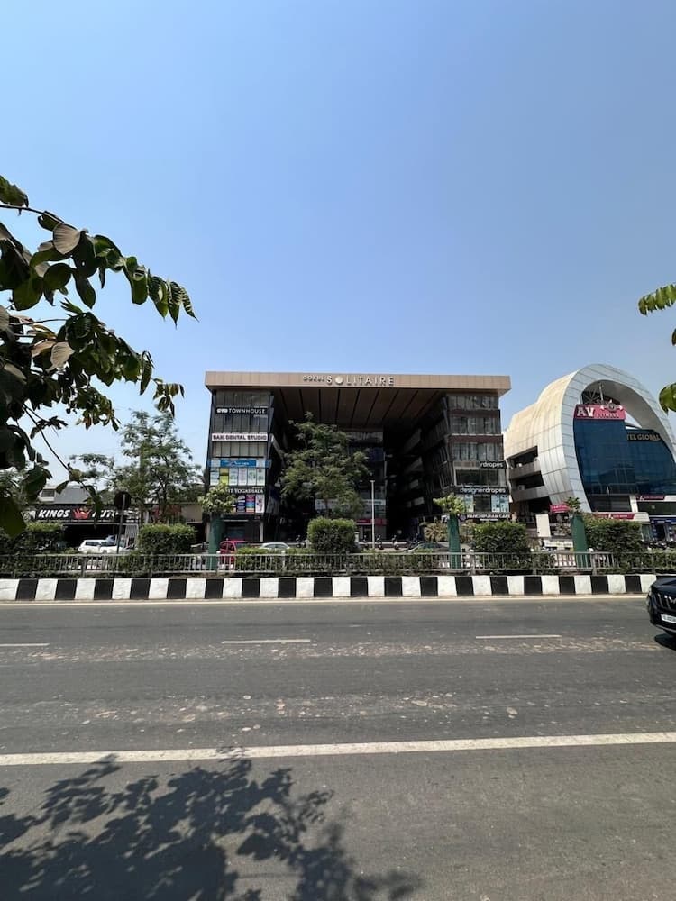 Hotel Gokul Solitaire Surat