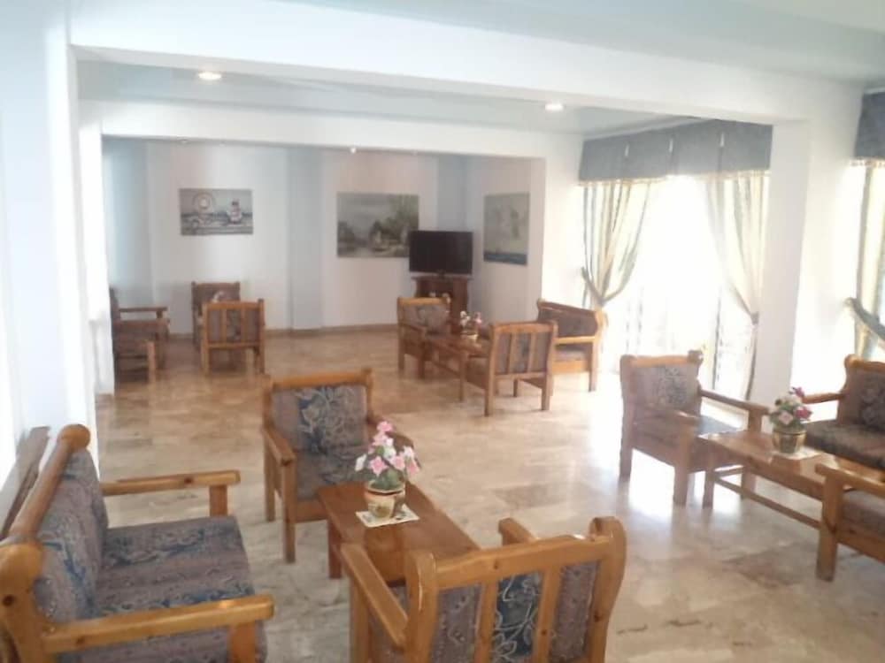Kamari Bay Hotel