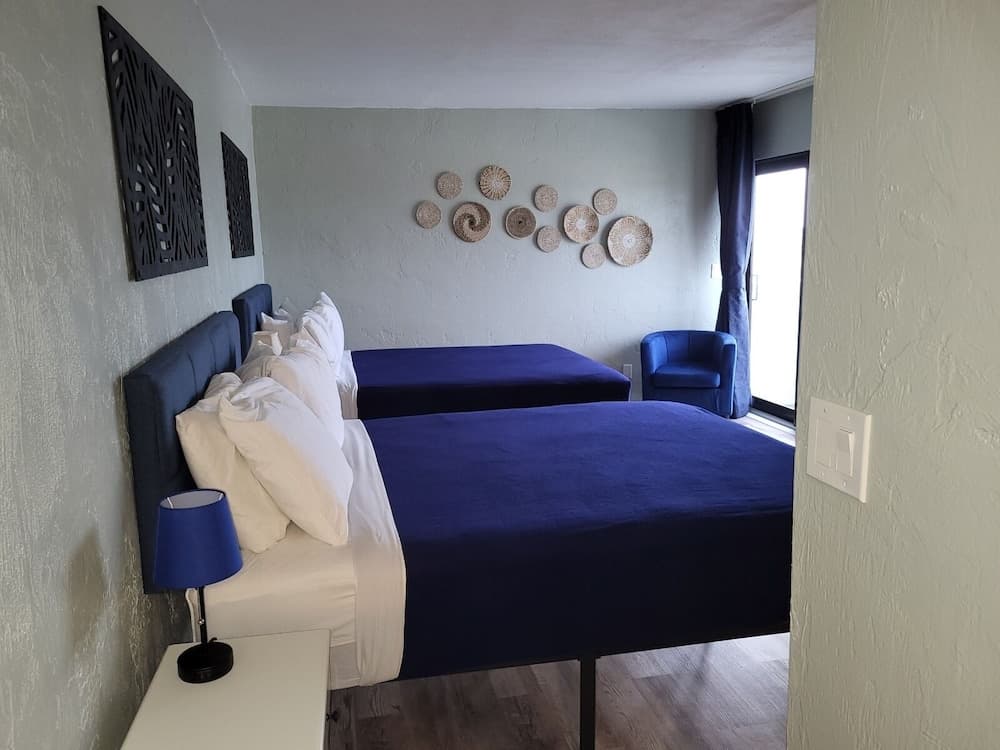 Beachside Hotel