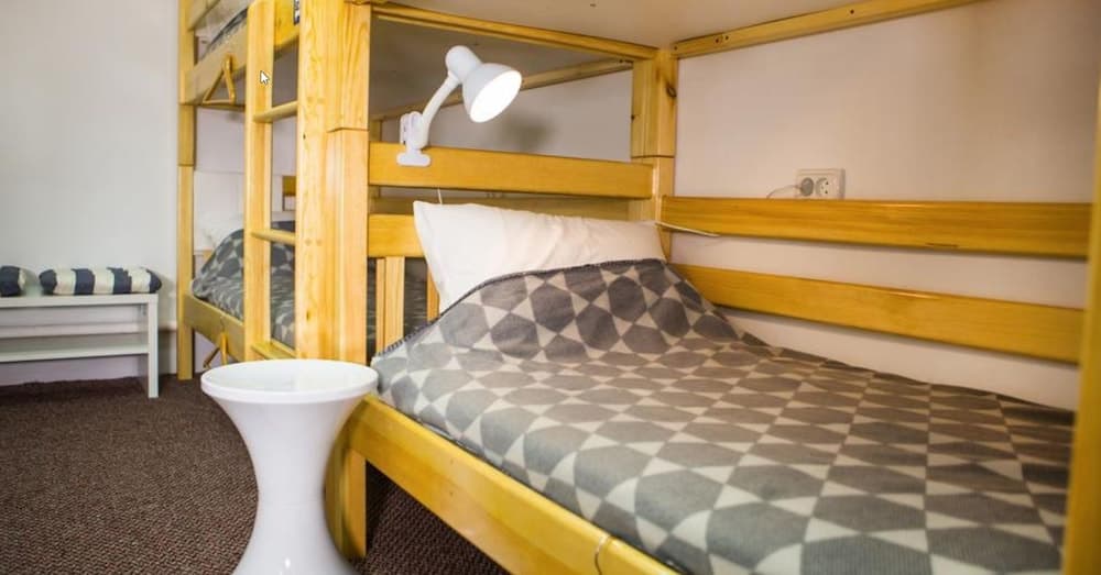 Lowcoaster Hostel