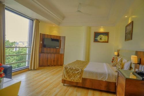 Hotel Hira Inn
