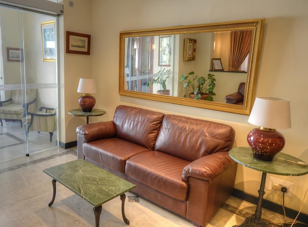 Allegro Hotel