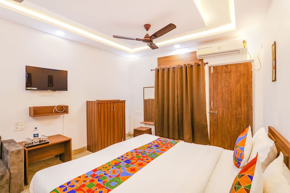 Fabhotel Duke Inn