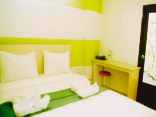 Leos Hotel