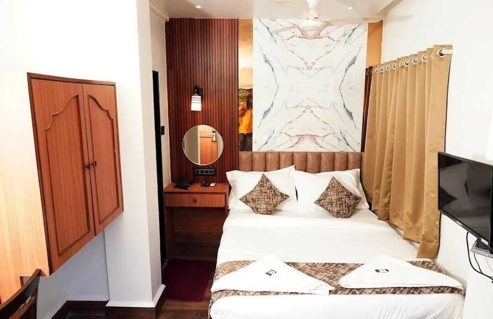HOTEL PADMAKRISHNA
