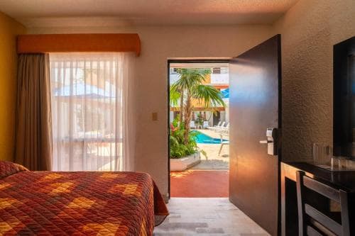 Azteca Inn