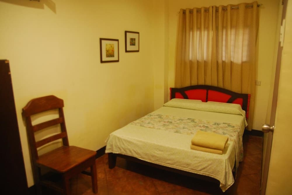 Centro Mactan Suites