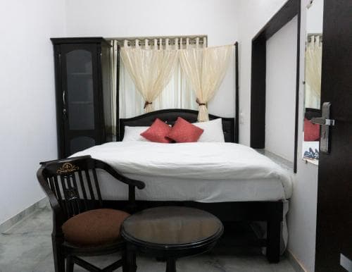 S N Villa