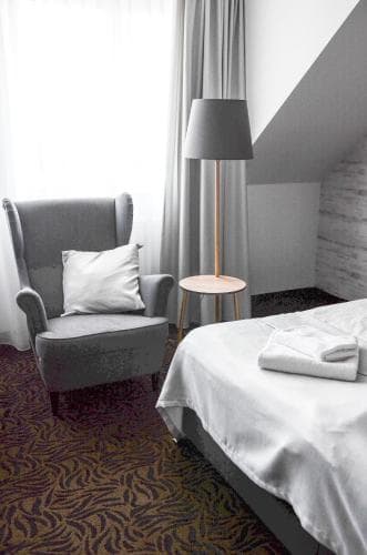 Azyl Hotel