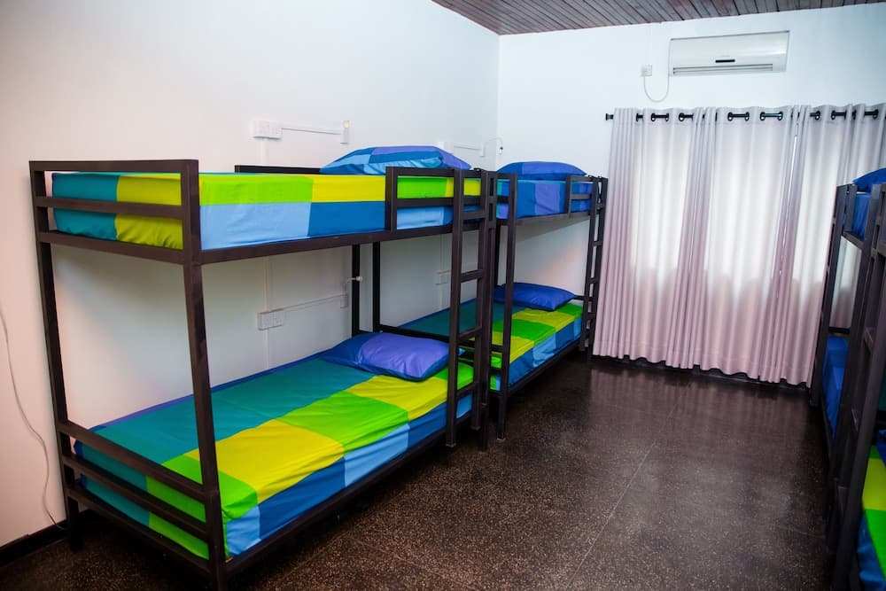 Tuk Tuk Hostels