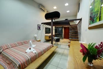 Cafe de Paris B&B
